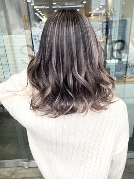 ワンスタイル(One style) コントラストバレイヤージュ グレー(ミディアム)