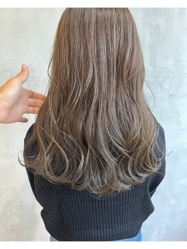 キチ(kichi.) [kichi.] セミロング×カーキベージュ