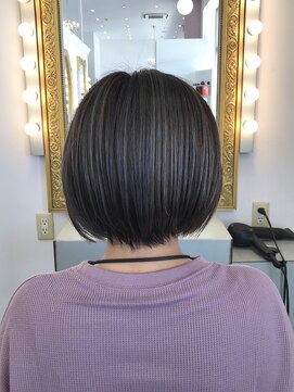 コワファースト 別府 ショートボブ×シルバー