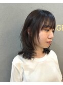 たっぷりレイヤーカット×ミディアムロブ