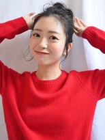 トローノ 栄(TRONO) お団子ヘア　おくれ毛　ヘアアレンジ　前髪なし　黒髪