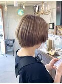 前上がりなショートボブ