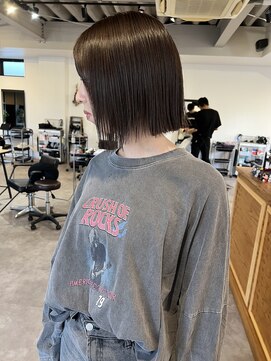 ナンバー(number+) メルティーカラー小顔切りっぱなし大人ボブ