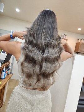 ミラシィ 成田(Mirashy) ハイライトカラーミルクティーベージュレイヤーカット