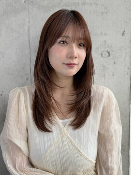 ディーエックス スリー(Dxxxx III) ベージュカラー レイヤーストレートヘア