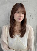 ベージュカラー レイヤーストレートヘア