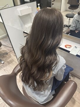 上品ツヤブラウンカラー