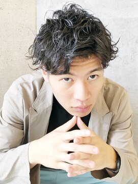 キアラ(Kchiara) アップバング×外ハネパーマ×刈り上げ×ツーブロック