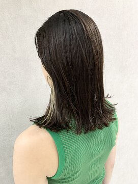 イリ(iri) 〈お客様スタイル〉ミディアム/イヤリングカラー/アッシュ