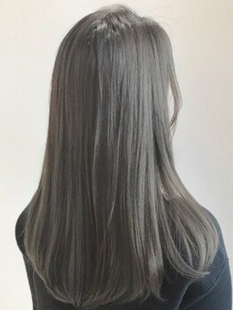 コタトリートメントで思わず触れたくなるようなうる艶hairに♪美しいスタイルは美しい素髪から。