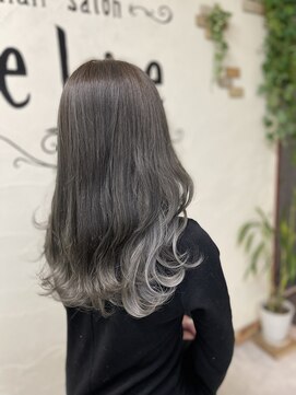 イリゼ(IRISE) 【デザインカラー】ホワイトインナー×グレージュ 担当木曽