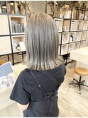 シルバーグレイ