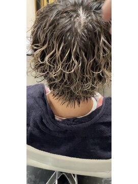 アイズ 本厚木(AIZU) 波巻きパーマ　メッシュパーマ