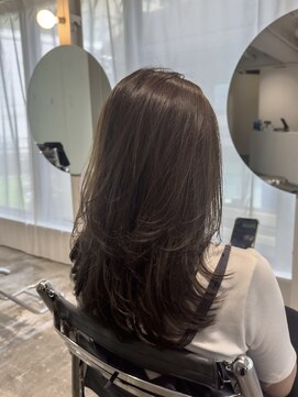 ストレータ バイ マリオ(Strata by mario) 〈宮本〉たっぷりレイヤー×オリーブブラウン