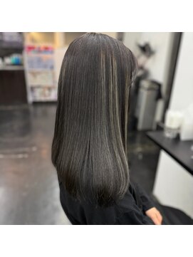 カラーラバー 学芸大学(COLOR LOVER) 動きのあるアッシュベージュヘア/ハイライトカラー/20代30代40代