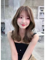 フィヴェント(Fivent)&nbsp;黒髪韓国小顔レイヤーイメチェン暗めオリーブグレークラゲヘアー