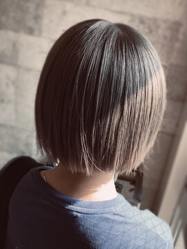 ソル 八王子(SOL) 「ダブルカラーで描くクールボブ」