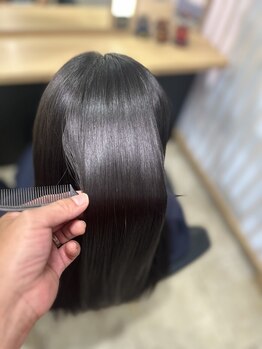 ヘアヴェローチェ(hair-veloce)の写真/毛髪科学をずっと勉強してきたＶｅｌｏｃｅだからできる【弱酸性縮毛矯正fab】!明らかに艶と手触りが違う☆