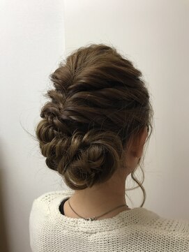 サローネデ アグスティナ バイ サンバンチ(salones de agustina by sanbanchi) 卒業式/二次会ヘアアレンジ