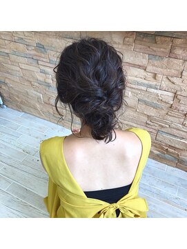 アーヌ エヌン(Anu Nn) 上品カジュアル×Lowシニヨン☆