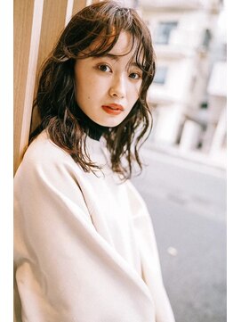 ドットハリス(.Hallis) 大人かわいい/小顔/ミディアムレイヤー/20代30代40代