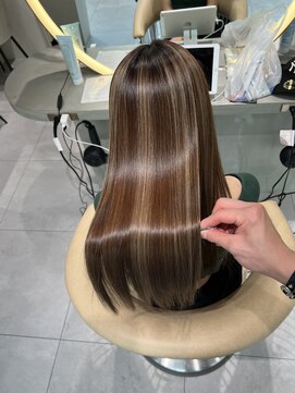 ロンドメリア 天神大名店(Lond Melia) ★くびレイヤーエモージュインナーグレージュ前髪ピンクベージュ