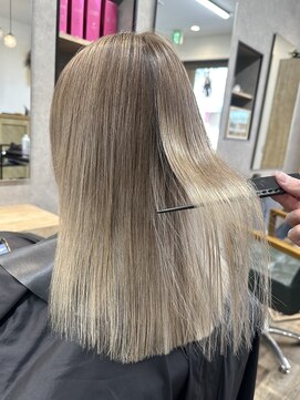 リベストバイジェービー 稲毛(li best. byjb) マチルダボブ/ピンクベージュ/インナーグレージュ【稲毛】