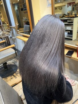 ヨンセンチメートルヒロサカ(4cm HIROSAKA) シルバーカラー