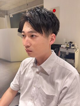 アム(amu) アップバングショート/ツーブロック/メンズカット/眉カット