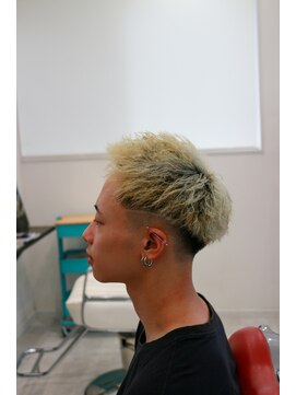 キューカンバー(CUCUMBER) ハイトーン × ツイストパーマ