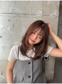 ミディアムレイヤー　顔まわりレイヤー