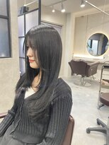 エコル 北梅田(EKOLU) ツヤ感ブラック×レイヤーカット