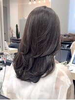 リス バイ ソヨン(Lis by SOYON)&nbsp;黒髪/グレーベージュ/レイヤーロング/前髪パーマ/髪質改善