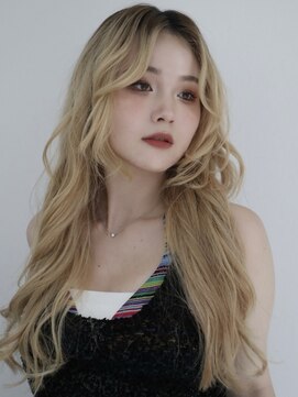 ミンティング(MINTing) レイヤー/ロングレイヤー/ハイトーン/ブロンド/ケアブリーチ