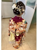 ルミエール 桜木町(Lumiere)&nbsp;ゆるふわシニヨン。七五三、7歳