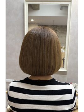 ミニボブ＋ハイトーン髪質改善カラー
