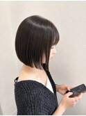 ぱつんと切りっぱなしボブ