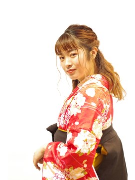 ネオリーブノース 中板橋店(Neolive north) 風に揺れるハーフアップ袴スタイル