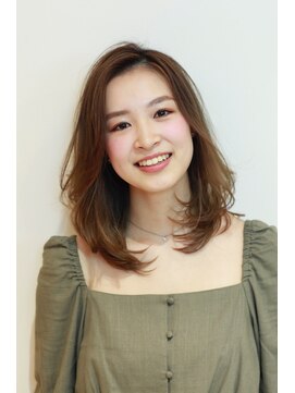 ループスケア(Roops CARE) 無造作が可愛いエアリーセミディ