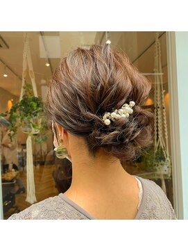 アンテシニヨン(Un the Shiniyon) ふわふわシニヨン