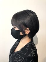 スタイル 皆実店(STYLE)&nbsp;ショートボブ　ダークグレー×イヤリングパープル