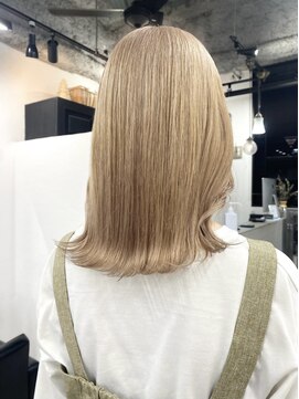 キラ 原宿(KILLA) 黒髪カタログ/グレーベージュ/レイヤーロング/アッシュカラー