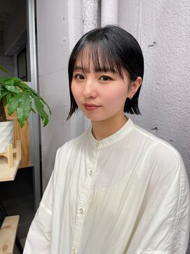 エン(en) ミニボブ外はねショートボブ暗色