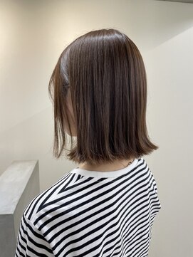 ユニ 江坂(Uni.) 外はねボブ ミルクティー