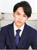 スーツ短髪ツーブロック束感モテる黒髪シークレットパーマ流行