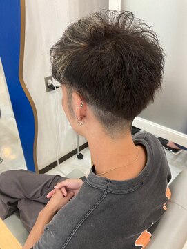 ベルフェーム(Belle Femme) ツーブロックショートフロントハイライト