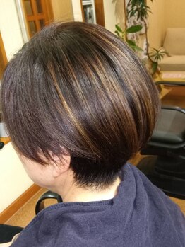 アクセント(Accent)の写真/髪のくせ・骨格を見極め360度どこから見ても綺麗なシルエットに！細部までこだわるカットで小顔効果も◎