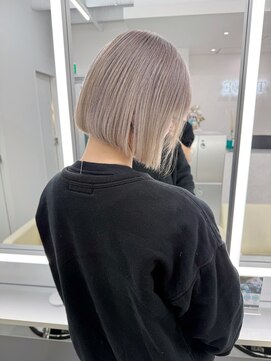 テイス 新宿(TACE) ホワイトグレー[着物/メルティカラー/透け感バング/新宿]