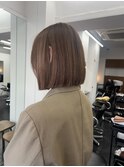 ベージュカラー切りっぱなしボブヘルシーボブ