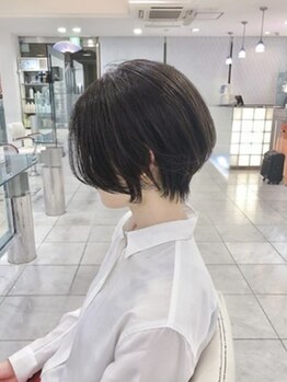 クオーター(QUARTER)の写真/【どこから見てもふとした瞬間も大人可愛いヘア】引き立てるこだわりショート[春日]